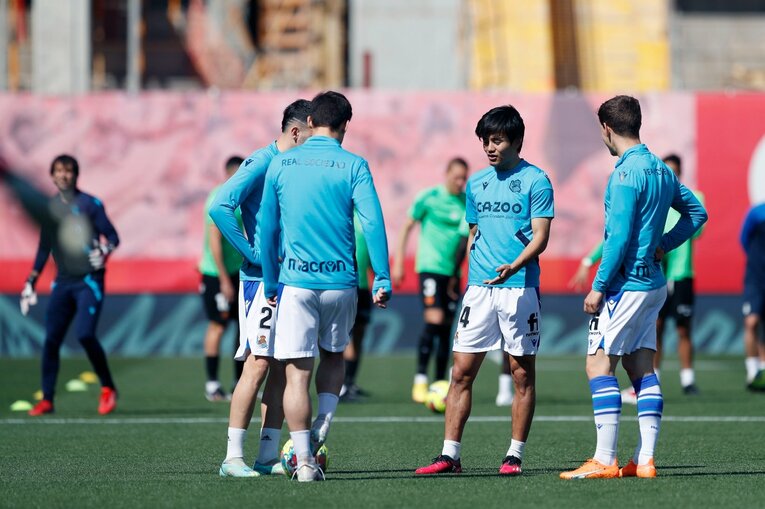 「クボは好きだよ。いつか…」古巣少年ファンが愛する久保建英21歳「マジョルカ帰還で大拍手→元戦友とハグ」を撮って感じたこと(3)