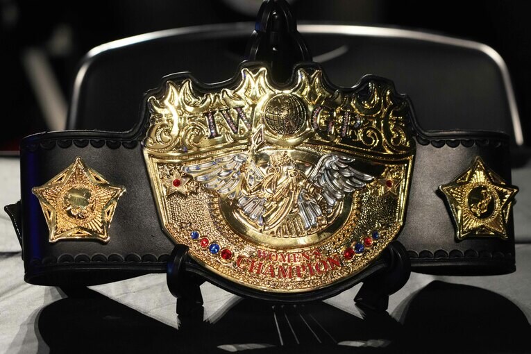 結婚願望も封印？ “スターダムのアイコン”岩谷麻優がガチで狙うIWGP女子王座「KAIRIは一番負けたくない相手」《特別グラビア》(40)