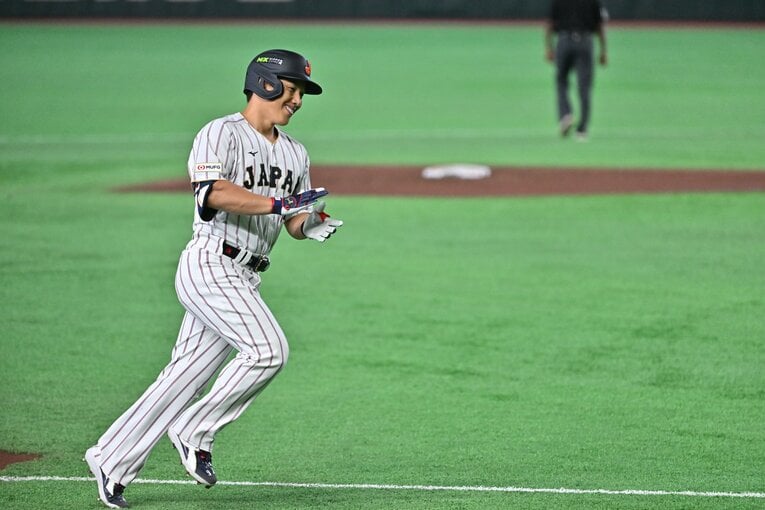 韓国戦でホームランを放った吉田正尚。前回大会に続き、その打撃力に頼る場面も多かった　©Hideki Sugiyama
