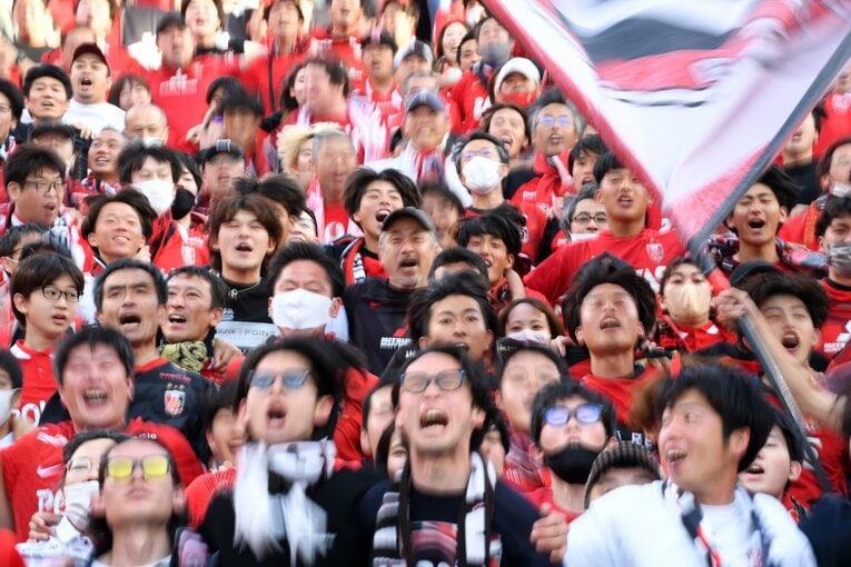埼玉スタジアムに詰めかけた浦和レッズサポーター