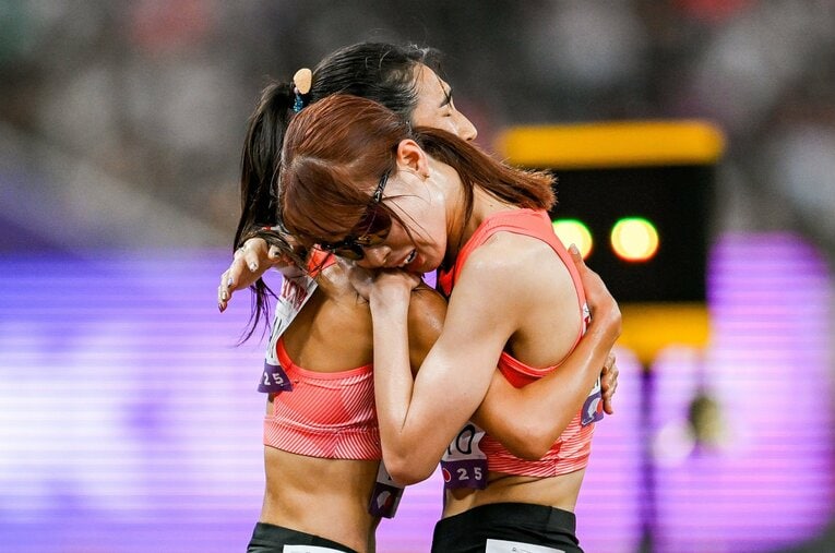 東京世界陸上女子5000m予選、先頭で引っ張った山本がレース後に田中希実と熱く抱き合ったわけとは？　そこに至る苦悩の日々を本人が明かした　©Nanae Suzuki