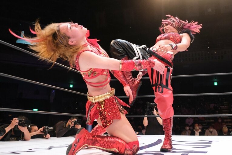 「女子プロレスを背負って立つ」スターダム王者・朱里が語る“朱いベルト”への思い…岩谷麻優戦で「ドローは絶対に嫌だった」理由とは？(39)
