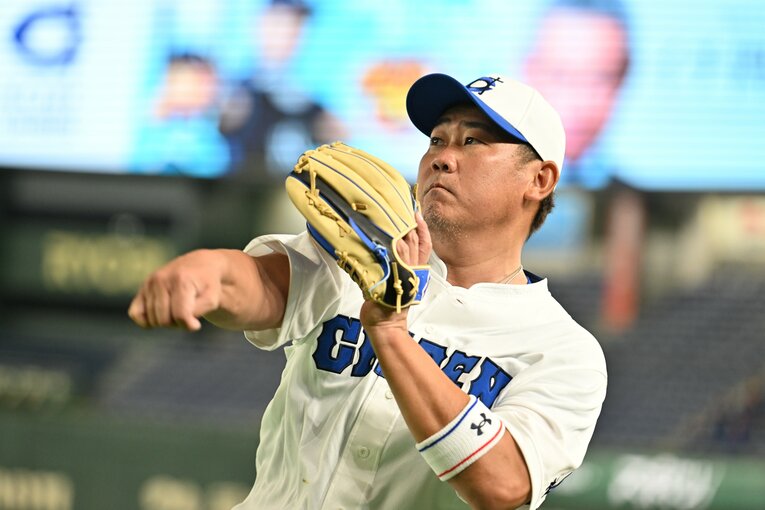 イチロー「僕がいなかったらできないから」女子高校選抜戦までの怪我とプレッシャーとの“知られざる戦い”…試合後に輝いた“49歳の笑顔”(76)