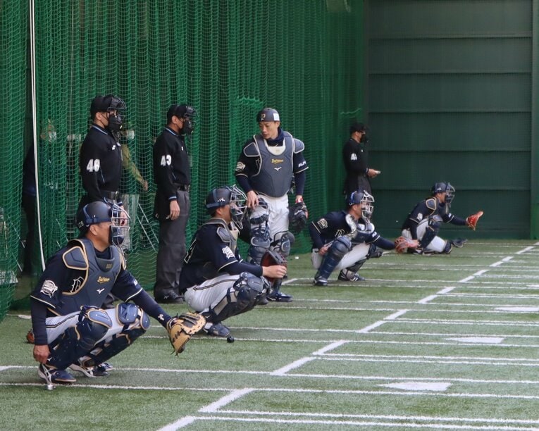 2022年のオリックス春季キャンプ。審判も精度を高めようとしていた　©Kou Hiroo 