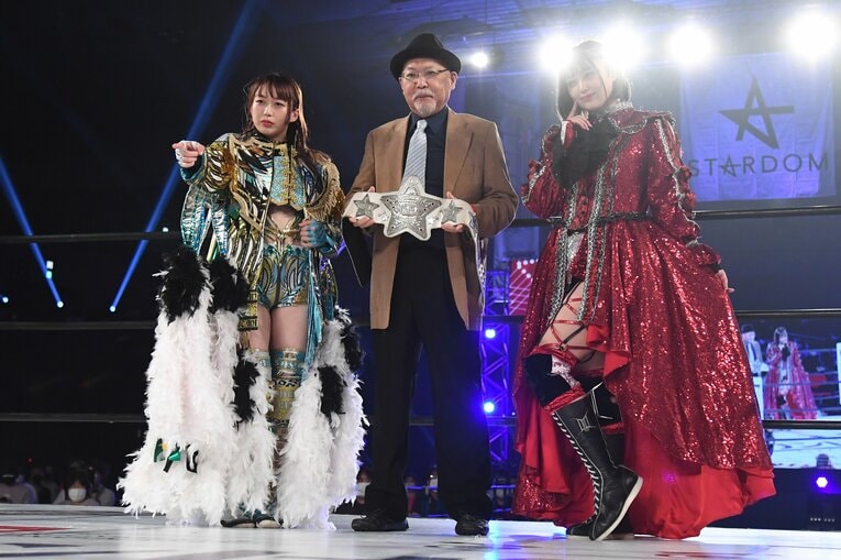 上谷沙弥（左）が対戦を呼びかけ、急きょひめかとの白いベルト戦が実現した