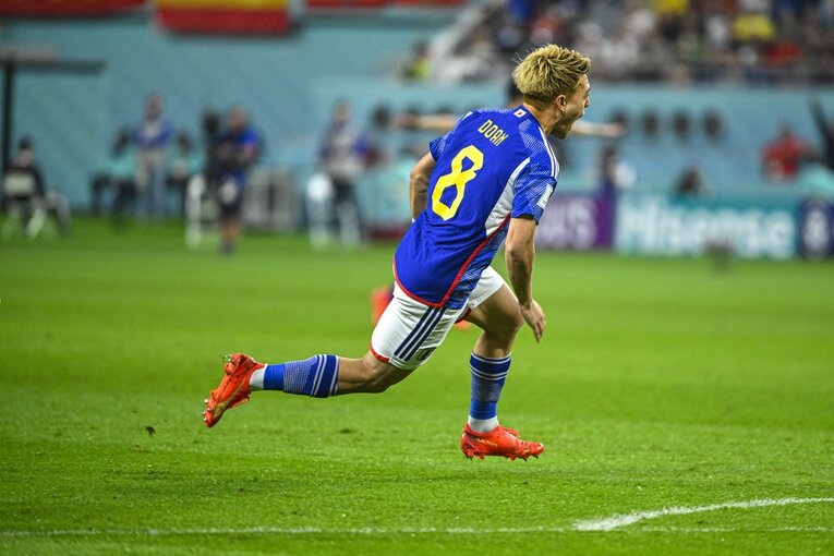 堂安のゴールシーン　©︎Takuya Sugiyama/JMPA