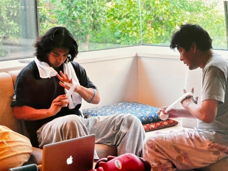 赤井英和と長男・英五郎（本人提供）