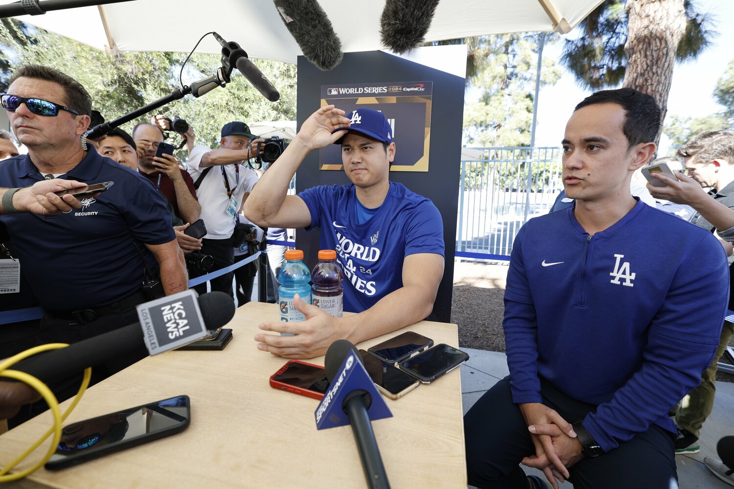 ワールドシリーズを前に取材に応じた大谷翔平　©︎Getty Images