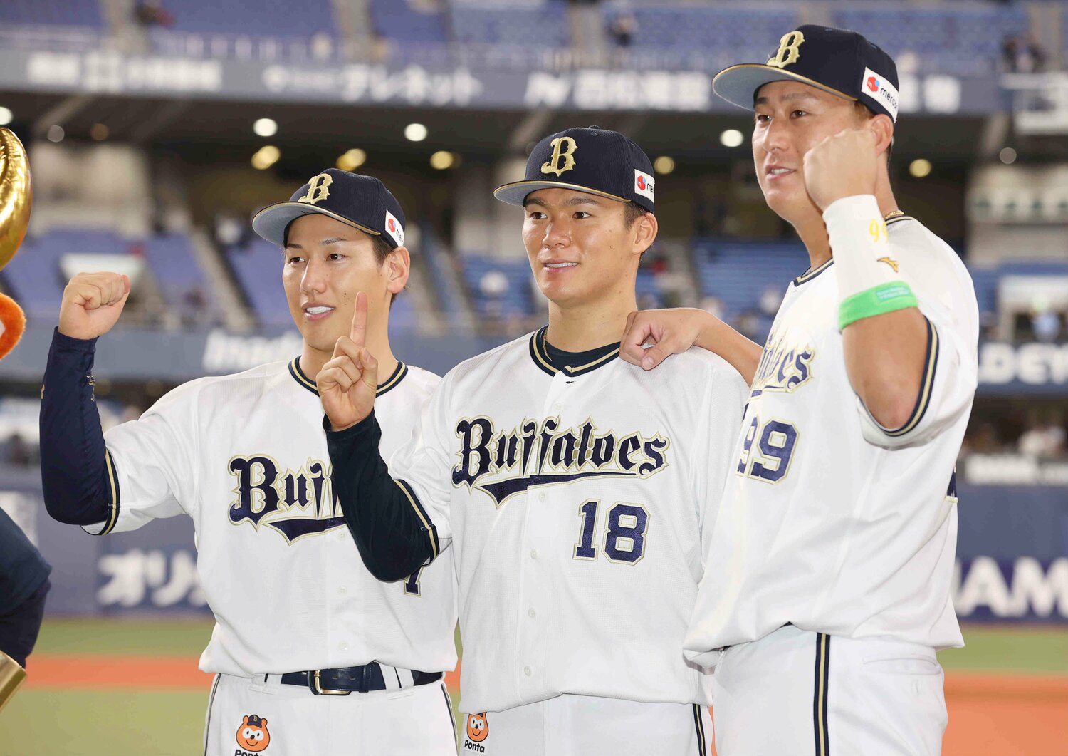 やはり吉田正、山本、杉本がチームの中核だ　©JIJI PRESS