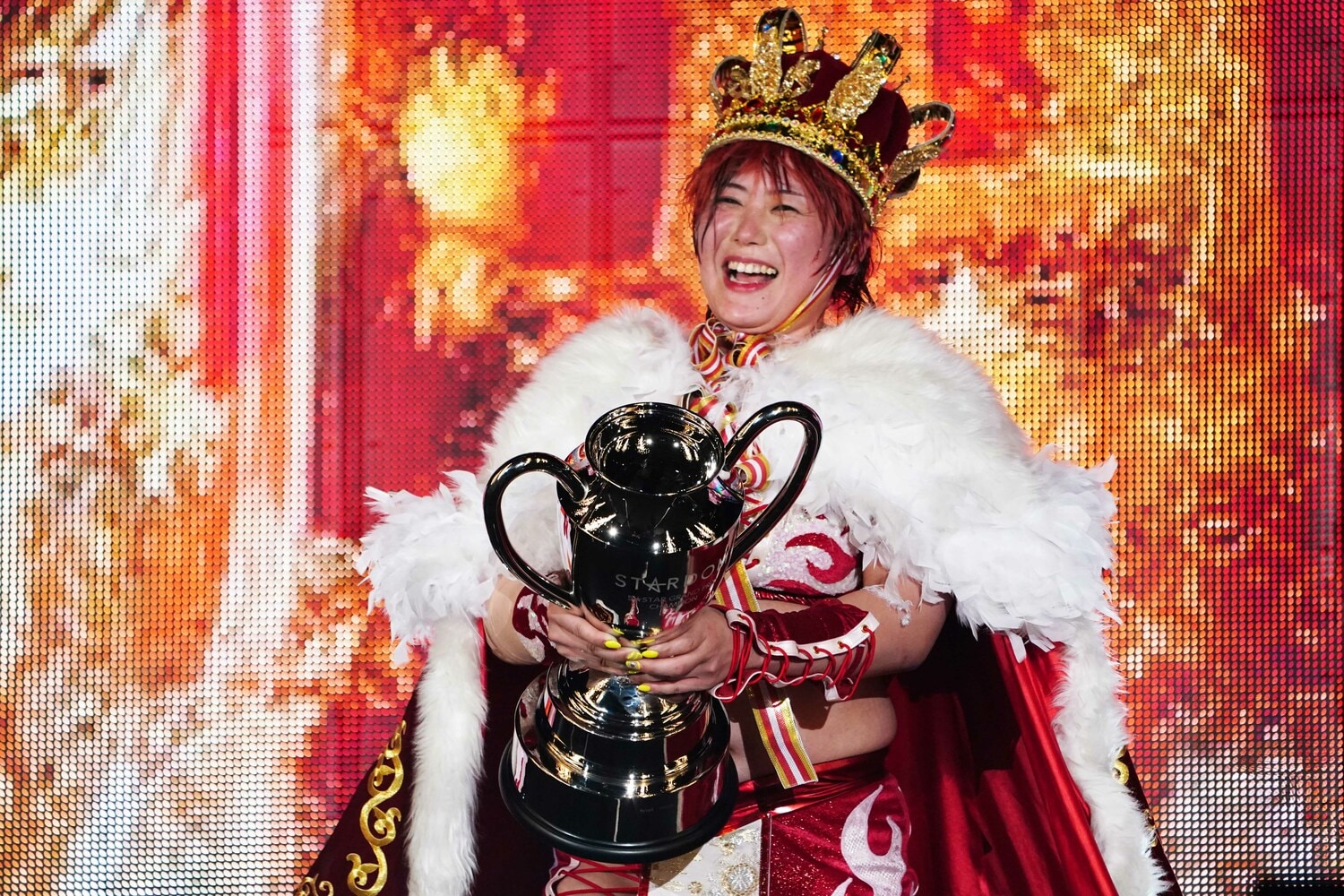 優勝を決めた舞華は客席を見渡しとびきりの笑顔