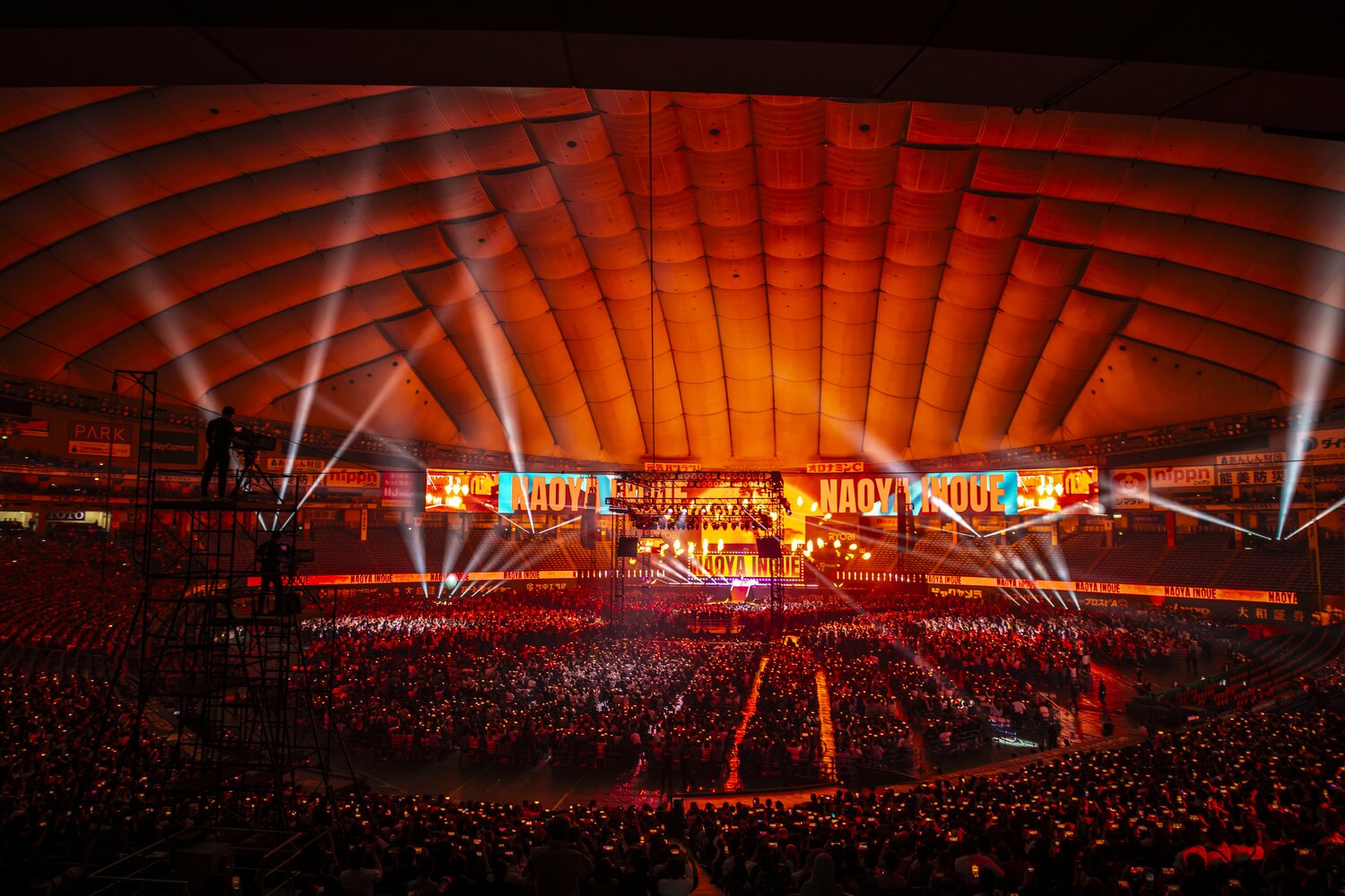 4万3000人で満員になった東京ドーム。井上尚弥は「景色を見て、浮足立った」と振り返った　©Takuya Sugiyama