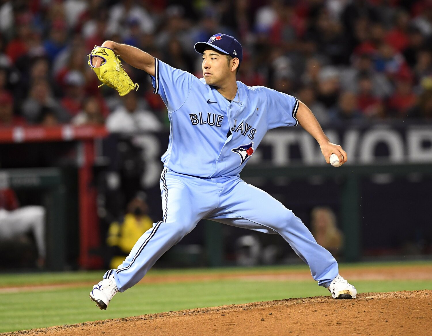 エンゼルス戦にて投球する菊池　©Getty Images