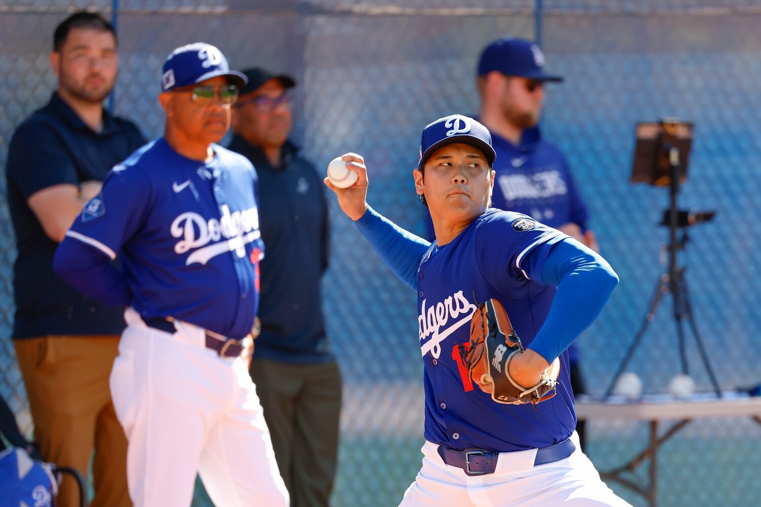 キャンプ地でブルペン投球する大谷　©︎Getty Images