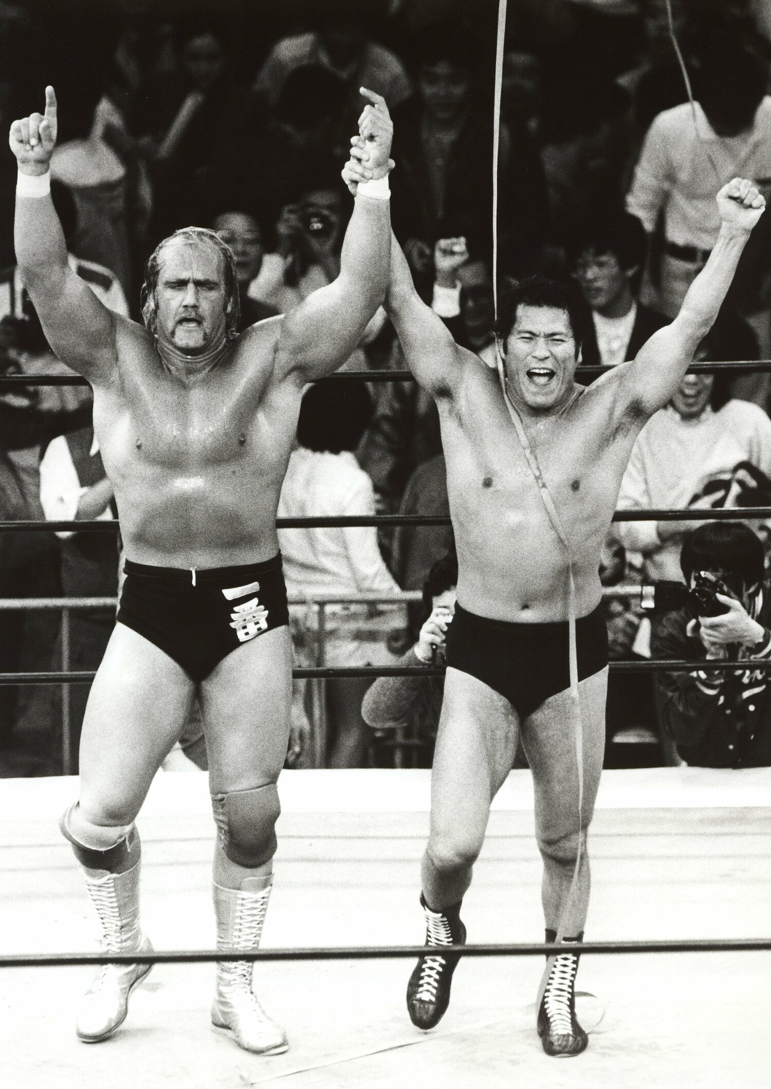第3回MSGタッグリーグ戦でタッグを組んだハルク・ホーガンとアントニオ猪木 ©Essei Hara