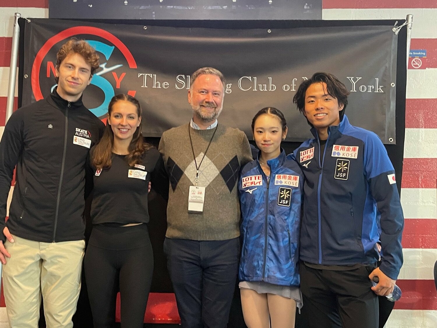 ラングドンコーチ、オークビルで一緒にトレーニングをするシャラー＆マイル組と　©Akiko Tamura