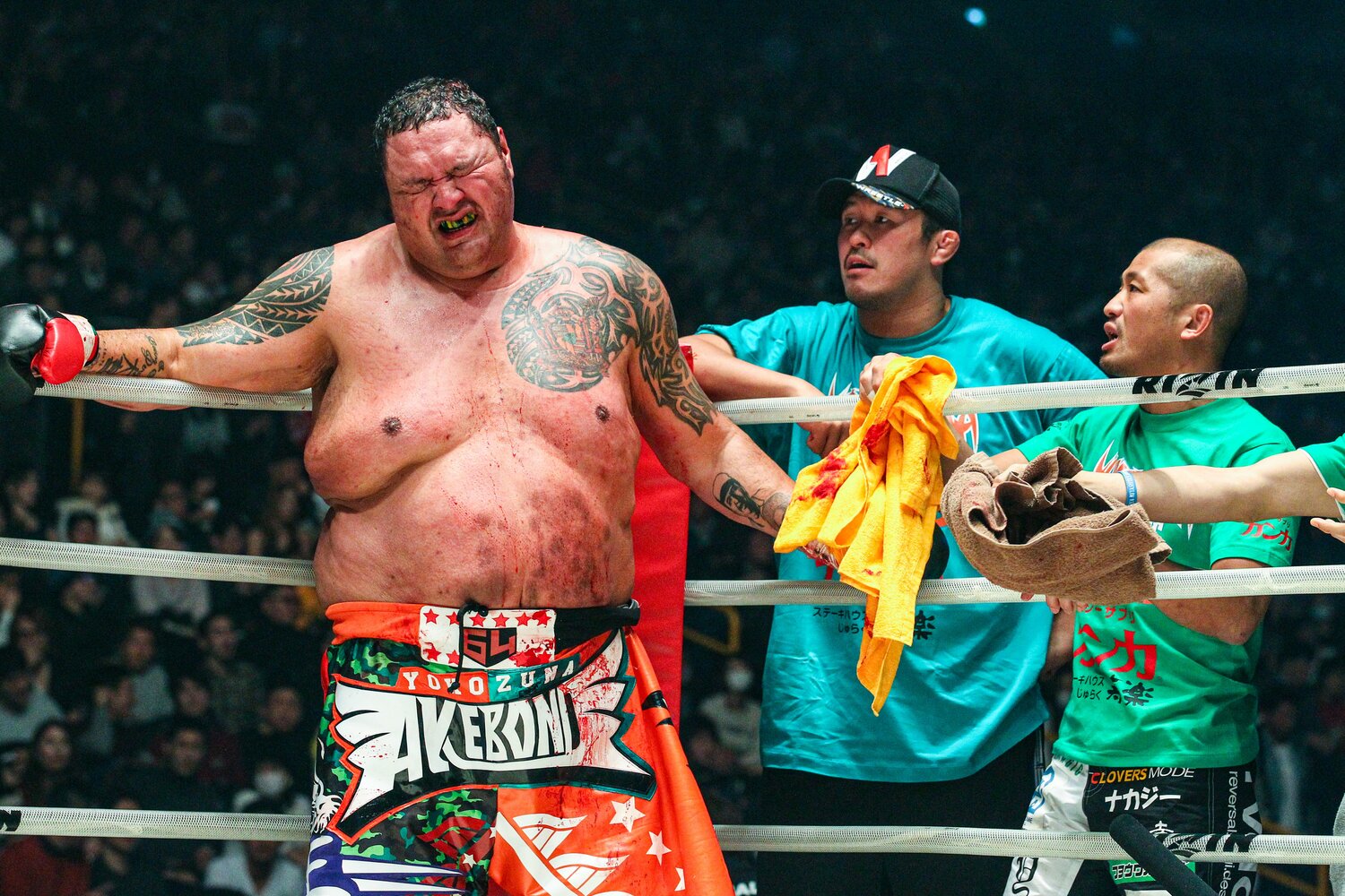 負傷判定負けでリベンジは叶わず。曙は悔しそうな表情を浮かべる ©RIZIN FF Susumu Nagao