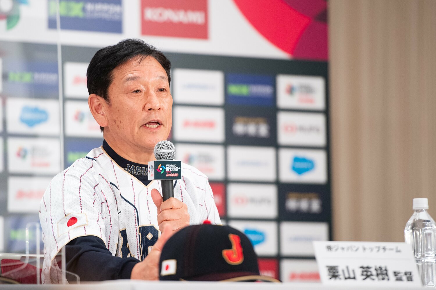 栗山監督は、1月26日の最終メンバー発表会見で宇田川について「（ランナーを置いた場面で）特殊球を持っていて、球が強い」と選出理由を語った　©︎Nanae Suzuki