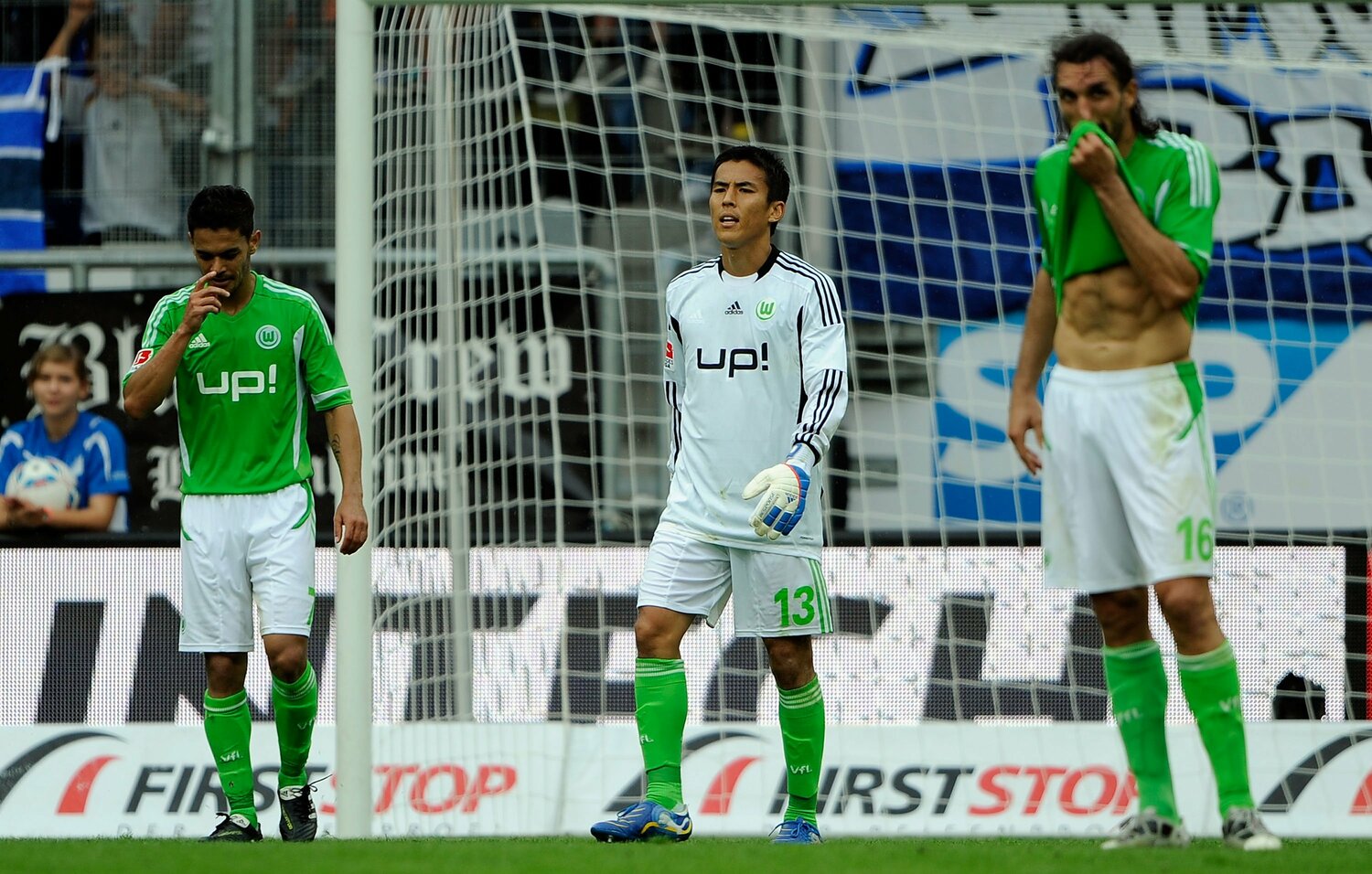 急造GKとなった際の長谷部　©Thorsten Wagner/Getty Images