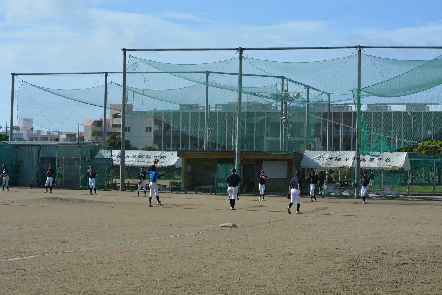 沖縄水産の練習の様子。往年の活気が蘇りつつある　©Takarin Matsunaga