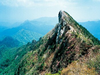 ＜達人が教える山旅＞ KIKIと行く石鎚山 「信仰を集める山で歴史を感じたい」＜Number Web＞ photograph by KIKI
