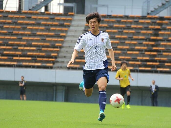 名波監督「高原、柳沢、城より……」英才教育の小川航基が持つ才能。＜Number Web＞ photograph by Takahito Ando