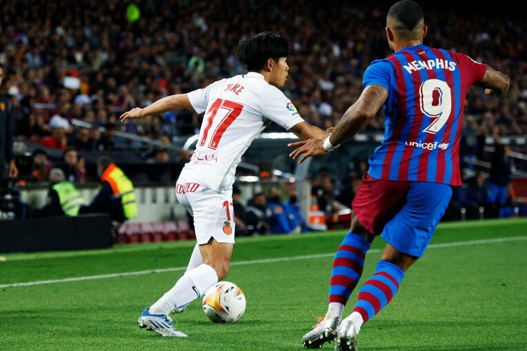 久保建英は「バルサ下部組織の旧友」と何を話したのだろうか… カンプノウで撮った才能の一端と敗戦の悔しさ〈撮影者の視点〉(35)