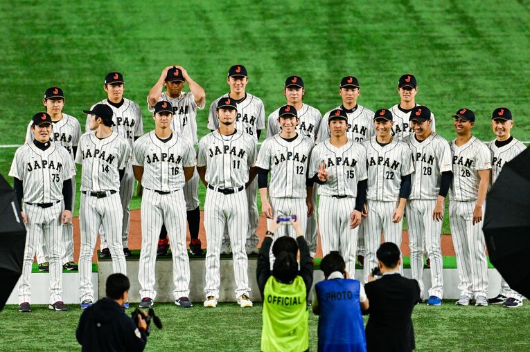 2023年WBC、投手陣メインの撮影では大谷の真後ろの位置だった今永　©Nanae Suzuki