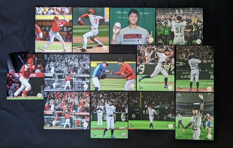 筆者は写真を少々コレクションしているが、全て右下にボールマークのホログラムが貼付されている