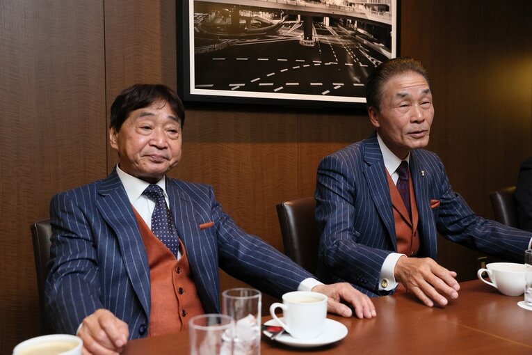 1965年結成・57年目のおぼん・こぼん。大阪福島商業高校時代に、こぼんさん（左）がおぼんさん（右）を誘ってコンビ結成　©Shigeki Yamamoto