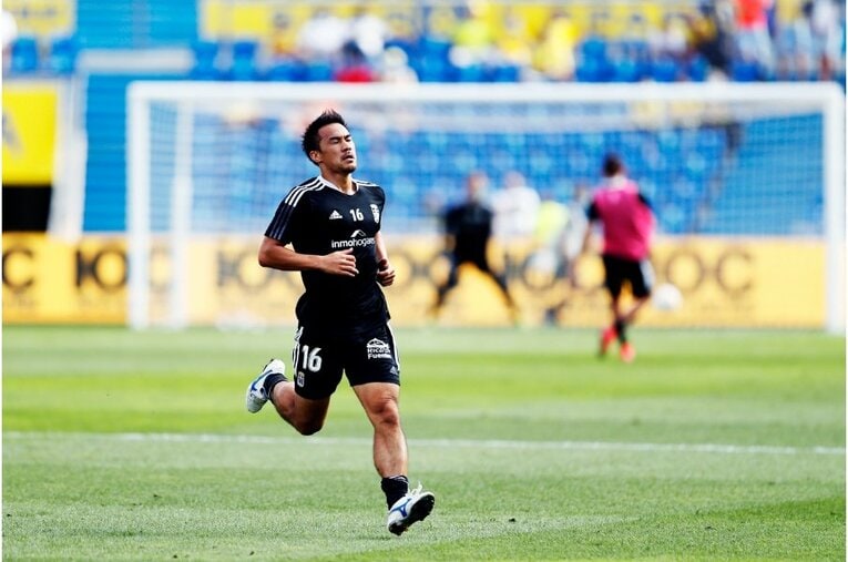 〈激写〉岡崎慎司35歳、スペイン2部から日本代表の救世主になれるか 「すごい良いヤツだよ」新天地でも愛される“侍魂”(8)