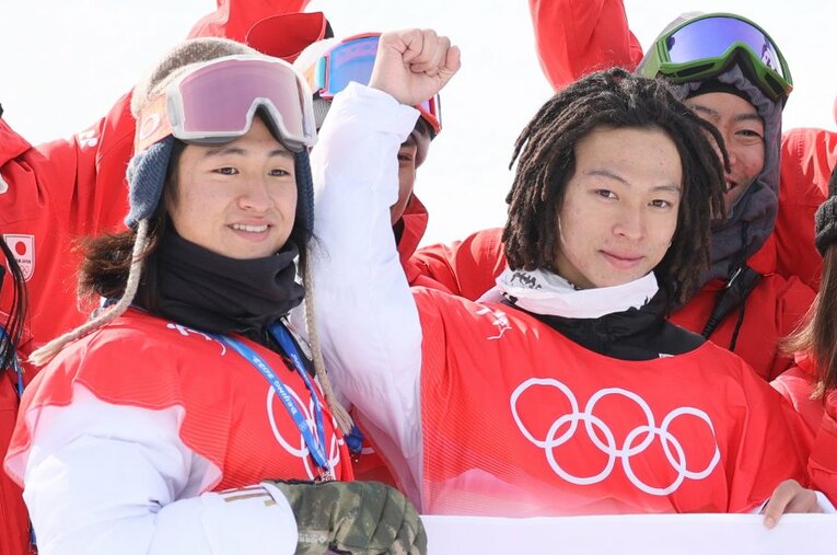 日本スノーボード界に初の五輪金メダルをもたらした平野歩夢（23）。この偉業達成を、元オリンピアンで解説を務めた中井孝治はどう見たのか？ ／ photograph by JIJI PRESS