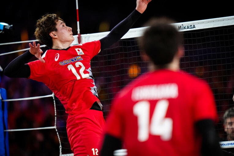 高橋藍（VNLドイツ戦）　©︎Volleyball World