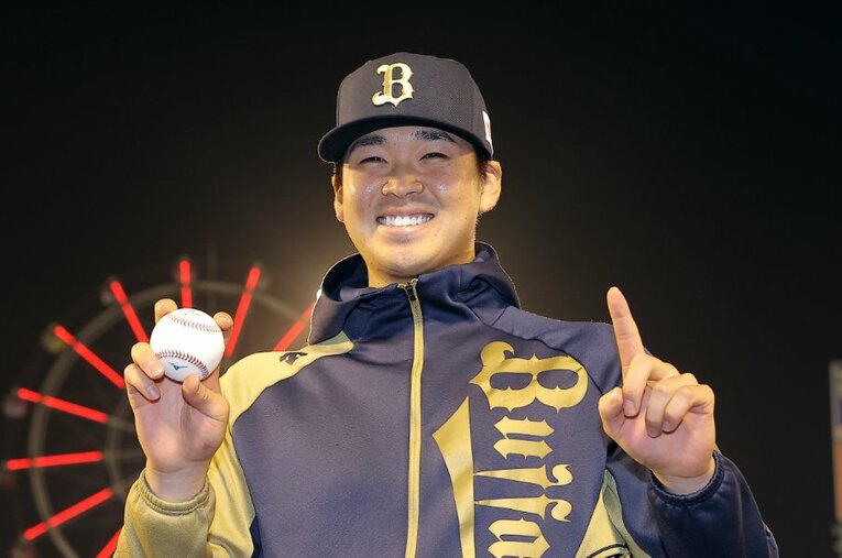 開幕戦の好投に続き、今季2戦目でプロ初勝利をマークしたオリックス山下舜平大 ／ photograph by SANKEI SHIMBUN 