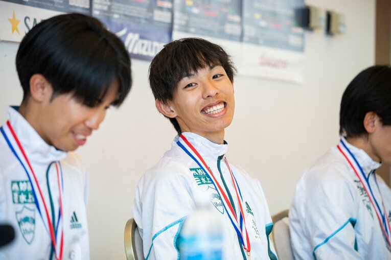 往路優勝後の記者会見【1枚目／全4枚】　©Nanae Suzuki