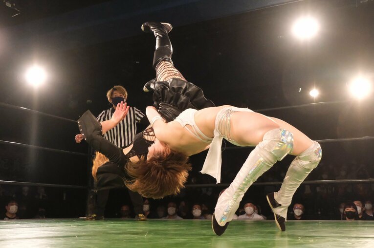 安納サオリ「誰よりも目立って、一目惚れさせる」 華やかさの裏で、人気女子プロレスラーが明かした“苦悩と決意”「遠慮なんかしてられない」(28)