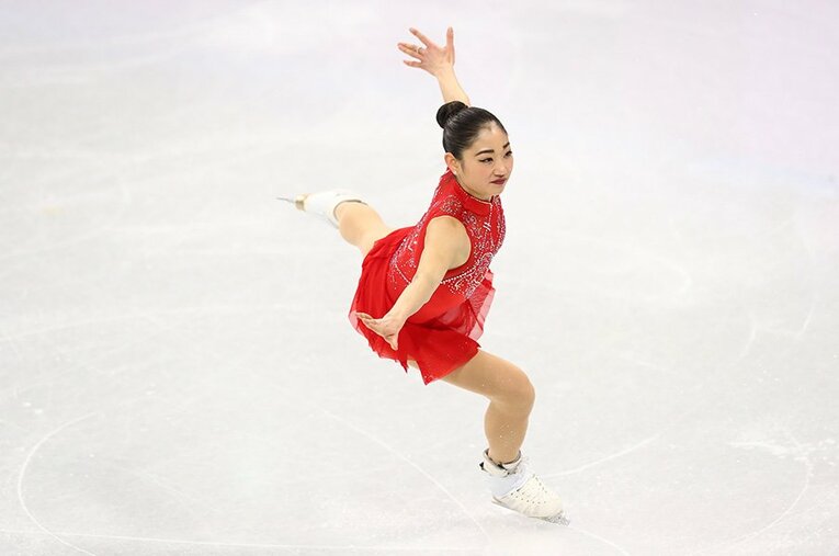 10代の頃から期待された潜在能力が、ついに開花。長洲のトリプルアクセルには観客も喝采した。 ／ photograph by Ryosyuke Menju/JMPA