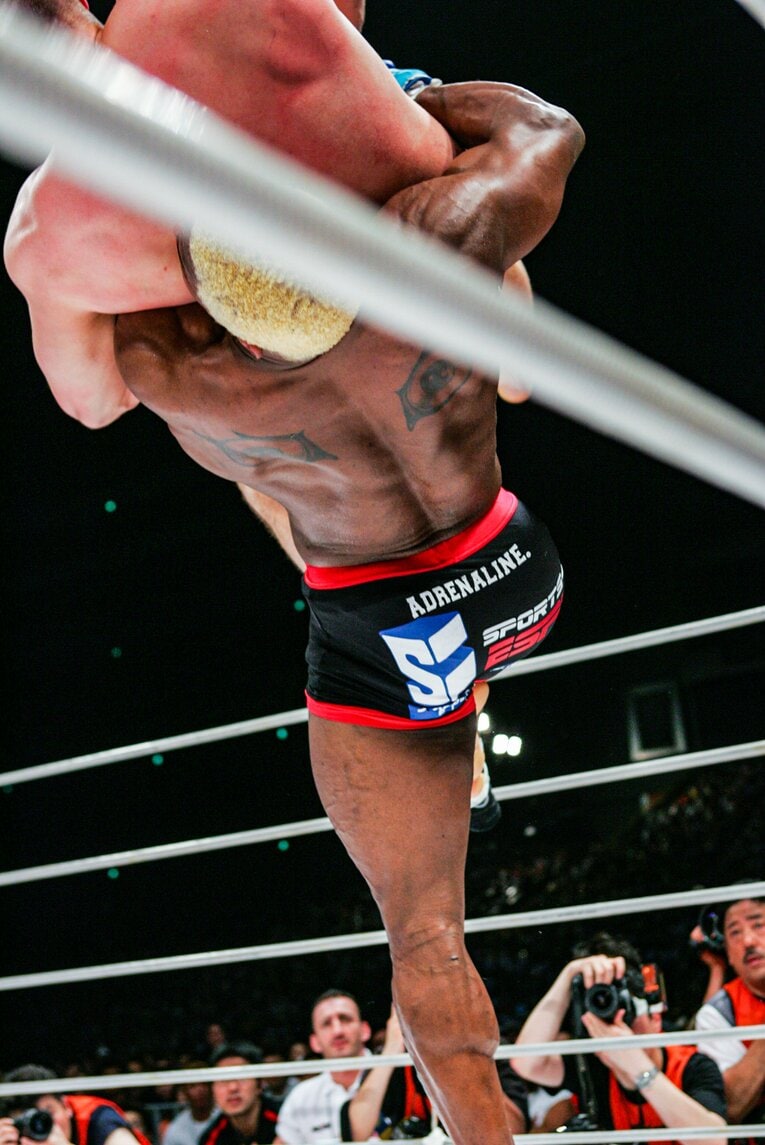 ヒョードル戦のバックドロップの連続写真（1枚目／全6枚）©Susumu Nagao