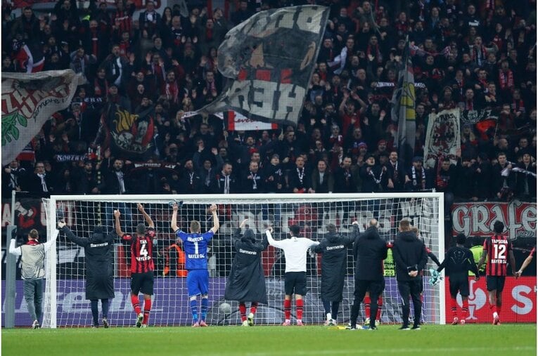 古橋亨梧のスパイクに「日の丸とKyogo」 セルティックでの絶好調ぶりを撮って体感した“スピードと日本代表での期待”(45)