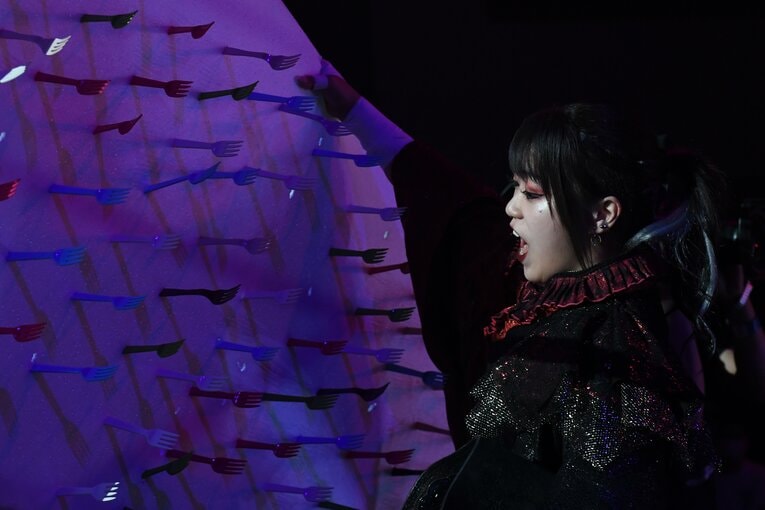 鈴季すずは大量のフォークを用意