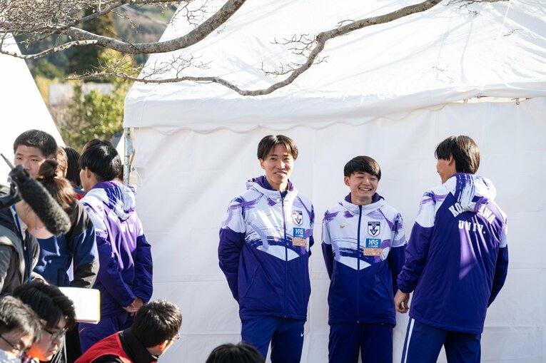 ひと息つく駒澤大メンバー　©Nanae Suzuki