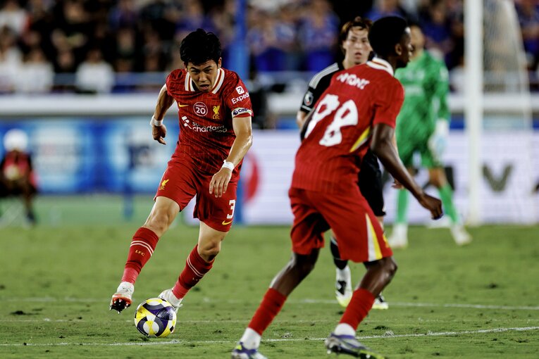 【リバプールで愛されるワタ・エンドウ（全20枚超）】（当時。リバプール＆日本遠征レア写真はまだまだ続きます）　©Kiichi Matsumoto