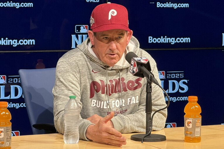 【“テレビに映らない”大谷取材写真】会見でのフィリーズ監督…写真はまだまだ続きます　©Naoyuki Yanagihara