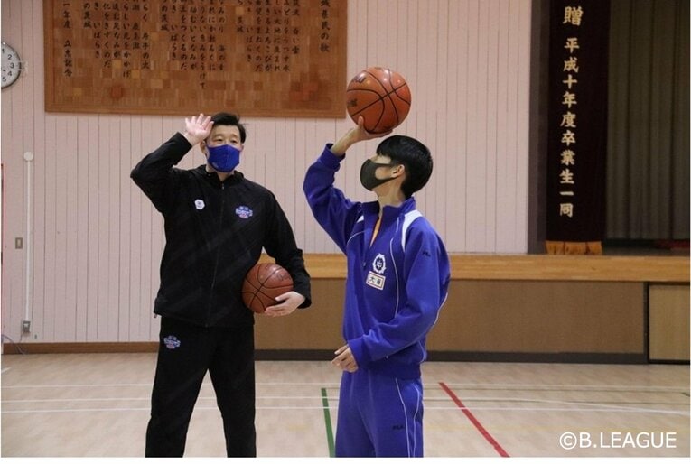「B.Hope ACTION」の取り組みとして大子中学校男子バスケ部の練習を1カ月サポート。B1所属の茨城ロボッツユースチームコーチを前に緊張していた部員たちだったが……