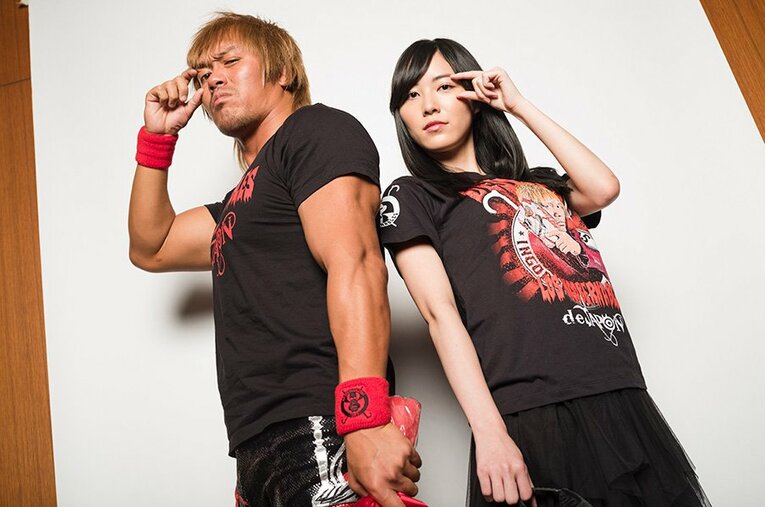 内藤哲也と“ハリウッド”JURINAこと松井珠理奈（2017年） ／ photograph by Tadashi Shirasawa