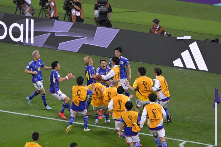 堂安のもとに集める代表メンバー　©Koki Nagahama/JMPA