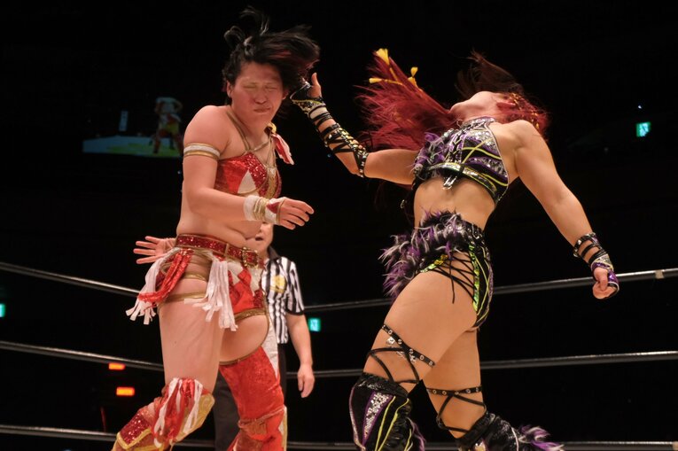 「日本スタイルも出し切った」イヨ・スカイが“WWEでは使えない大技”を…林下詩美が女子プロレス新団体で叶えた夢「今日は紫雷イオが見れた」(61)