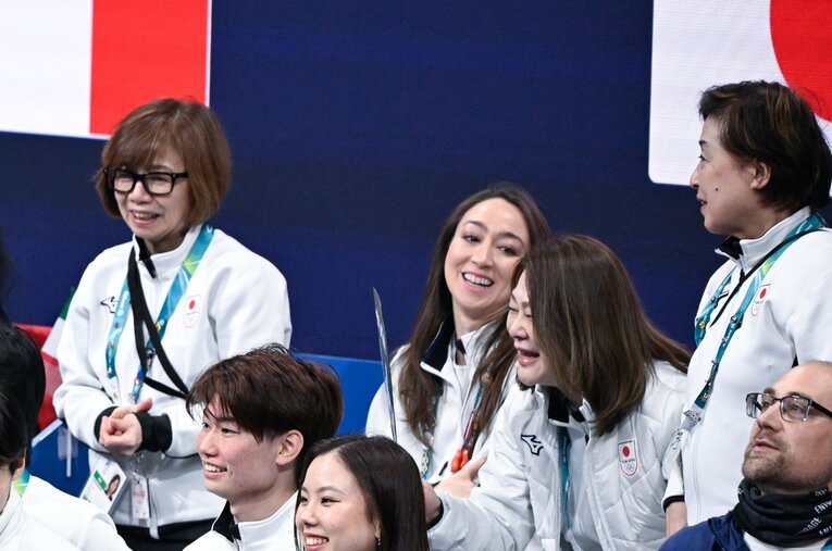 日本スケート連盟フィギュアスケートの小林芳子強化副部長（後列左） ©Asami Enomoto／JMPA