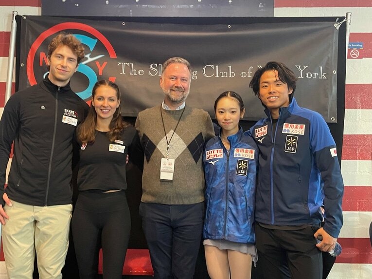 ラングドンコーチ、オークビルで一緒にトレーニングをするシャラー＆マイル組と　©Akiko Tamura