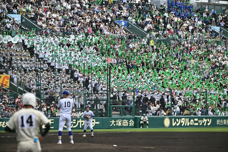 スタンドの後押しは「逆転の報徳」の理由　©Hideki Sugiyama