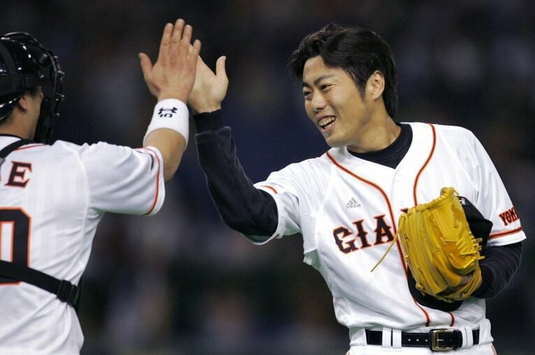 2007年に上原浩治が挙げた32セーブは当時の球団新記録。20勝を挙げて、30セーブを記録した投手は江夏豊に次ぐ史上2人目の快挙だった ／ photograph by Sankei Shimbun